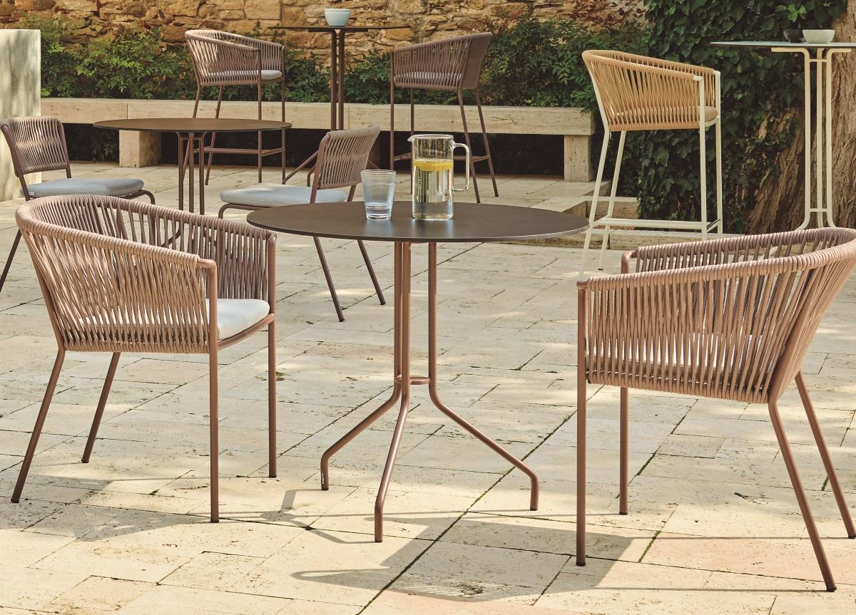 STONEHENGE SUNSET OUTDOOR COFFEE TABLE CHAIR SET