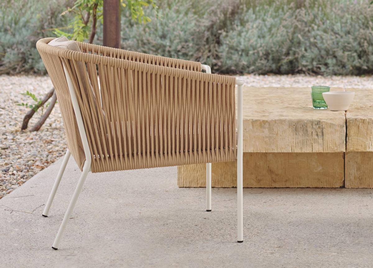MUGHAL MAJESTY OUTDOOR ARMCHAIR