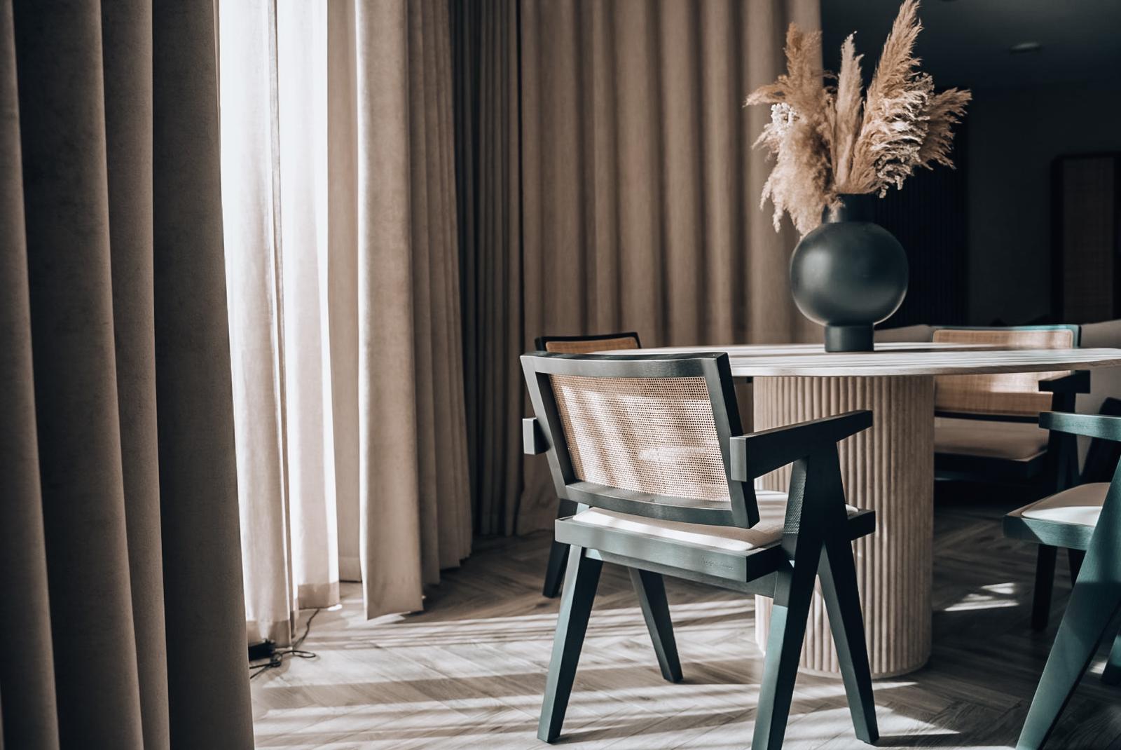Travertine Dining Table with Fluting