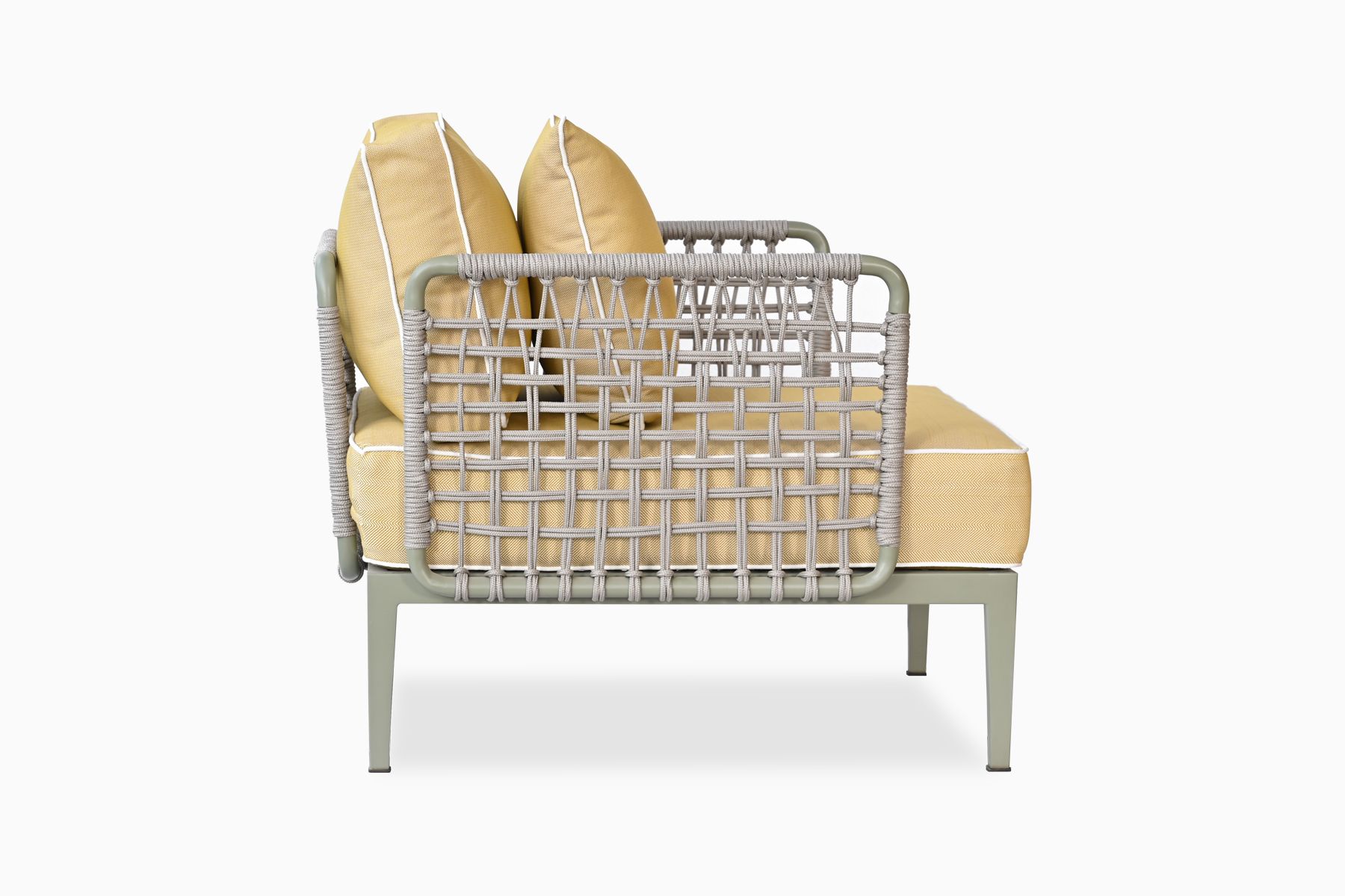 CHECKERED OUTDOOR CHAIR